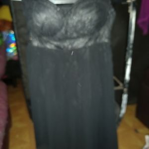 3 guess wallets 1 small guess purse and 2guess dresses